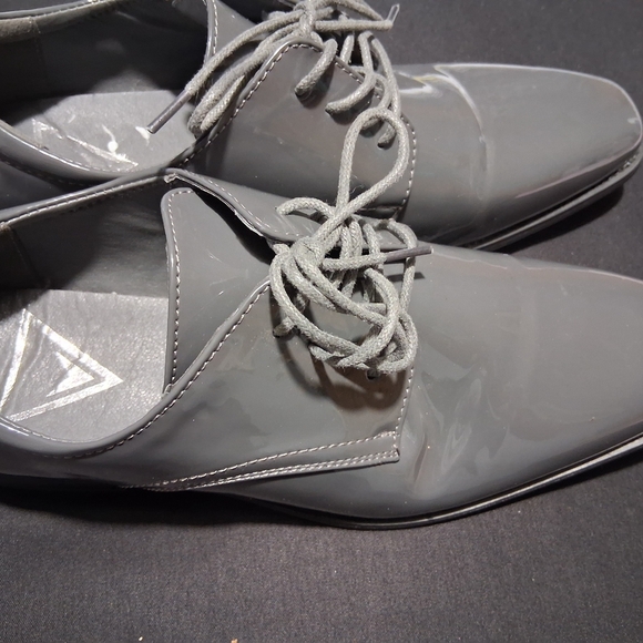 Glossy Gray Derby Shoes with Patent Finish - Picture 4 of 8